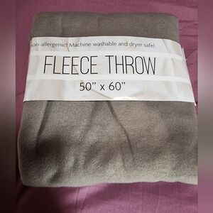 cozy 50" x 60" fleece throw blanket
